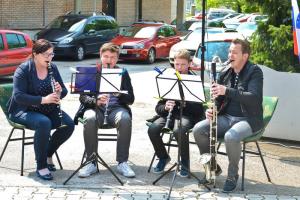 V kulturnem programu sta sodelovala člana šentjurske glasbene šole s svojima mentorjema ...